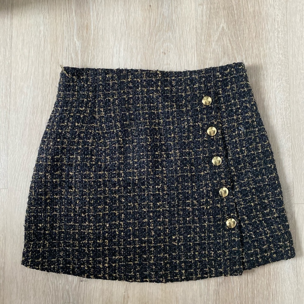 Tweed mini skirt
